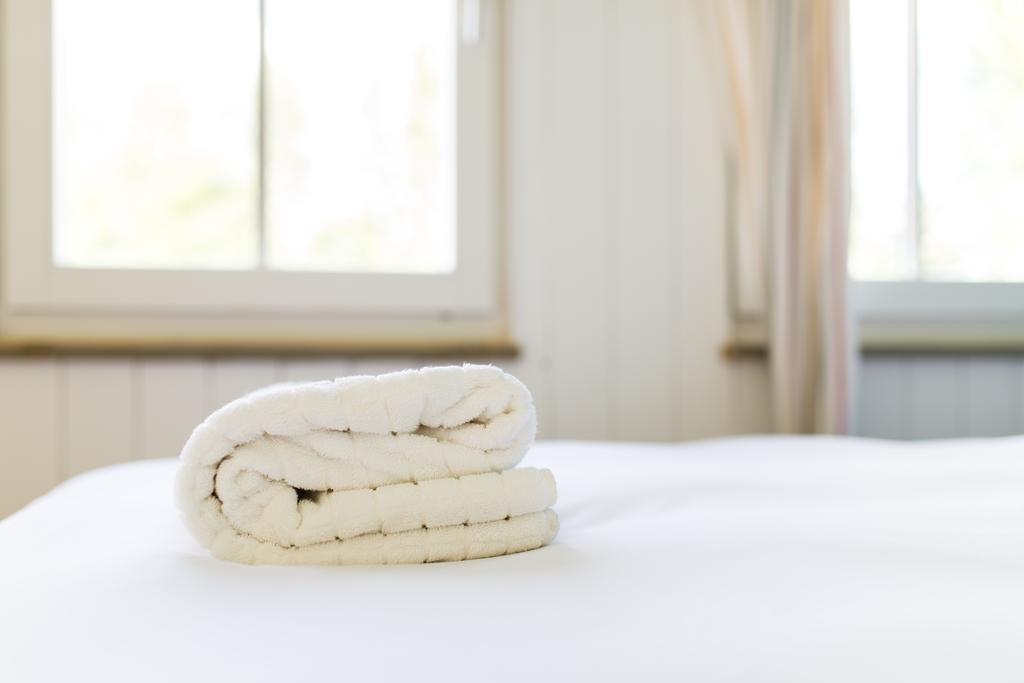 Bed and Breakfast The Holford Arms Тетбери Экстерьер фото